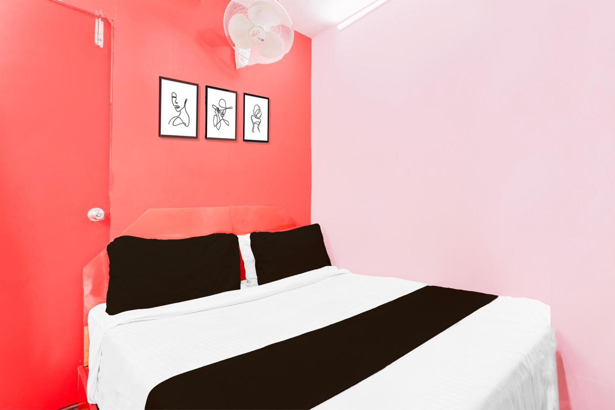 O Happiness Hotel